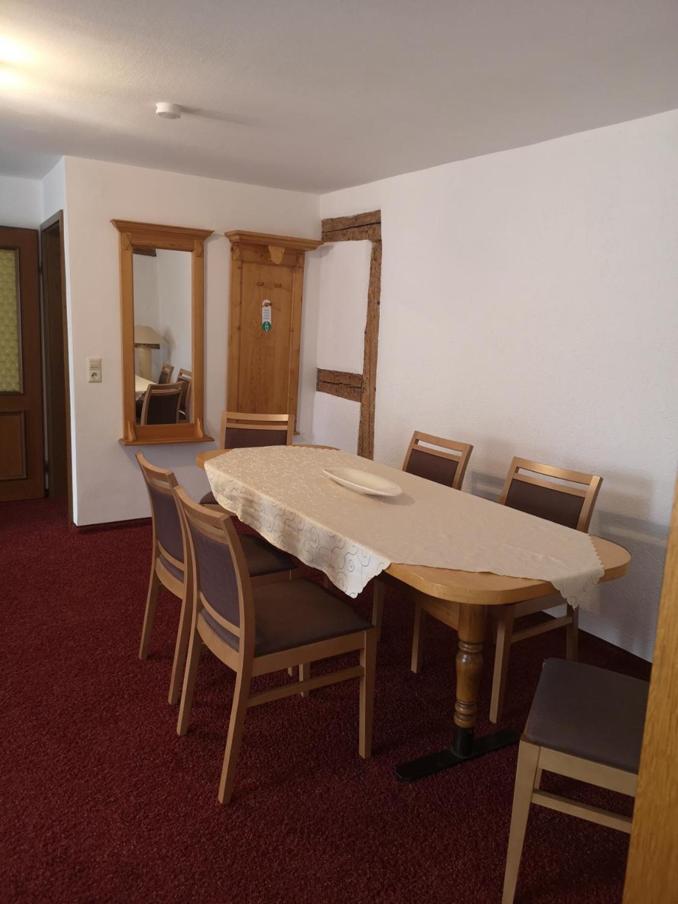 Bodenseehotel Krone & Gaestehaus Бодман-Лудвигсхафен Екстериор снимка